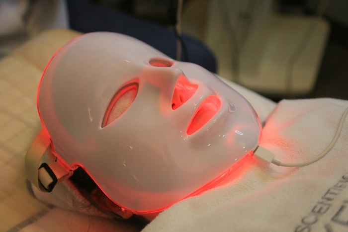 Red Light Therapy for Metabolic Health: The 2025 Guide to Fat Loss, Insulin Sensitivity, and Longevity